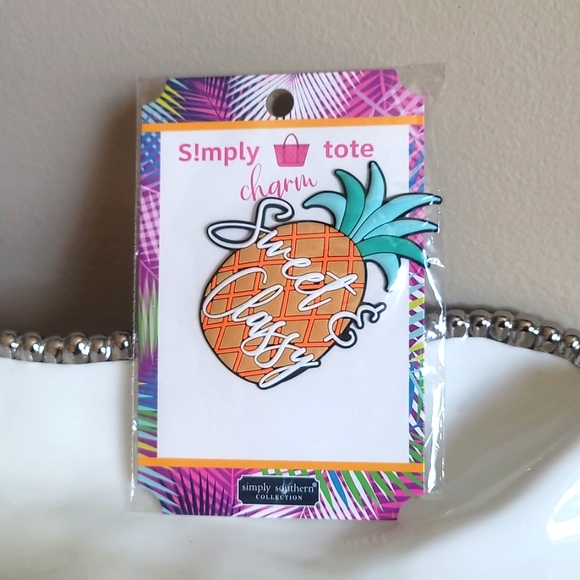 Simply Tote Bag Charm - Pineapple - Picture 1 of 1